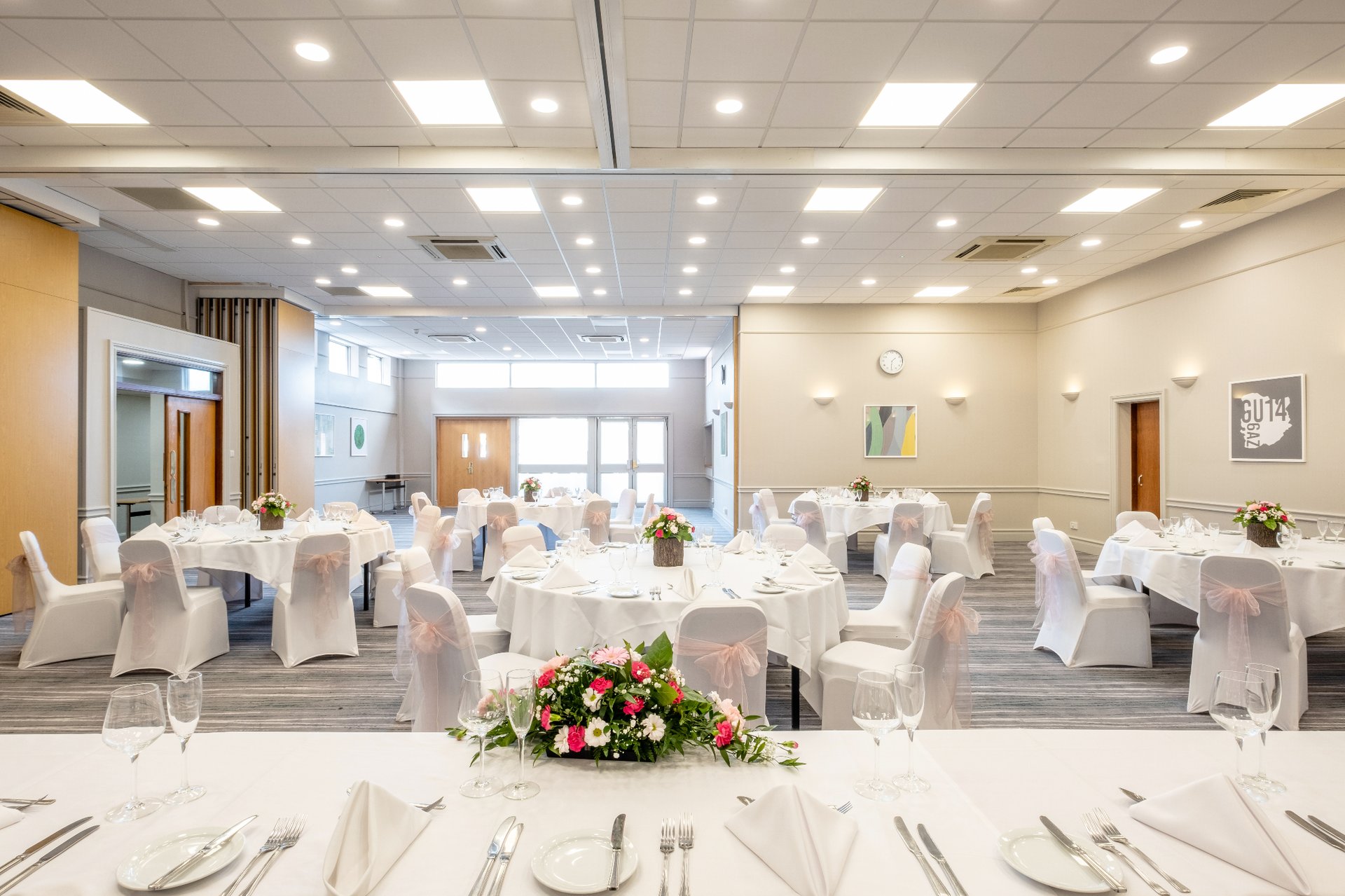Holiday Inn Farnborough Wedding Venue | Prices \u0026 Costs | Bridebook, image size:2160x1439