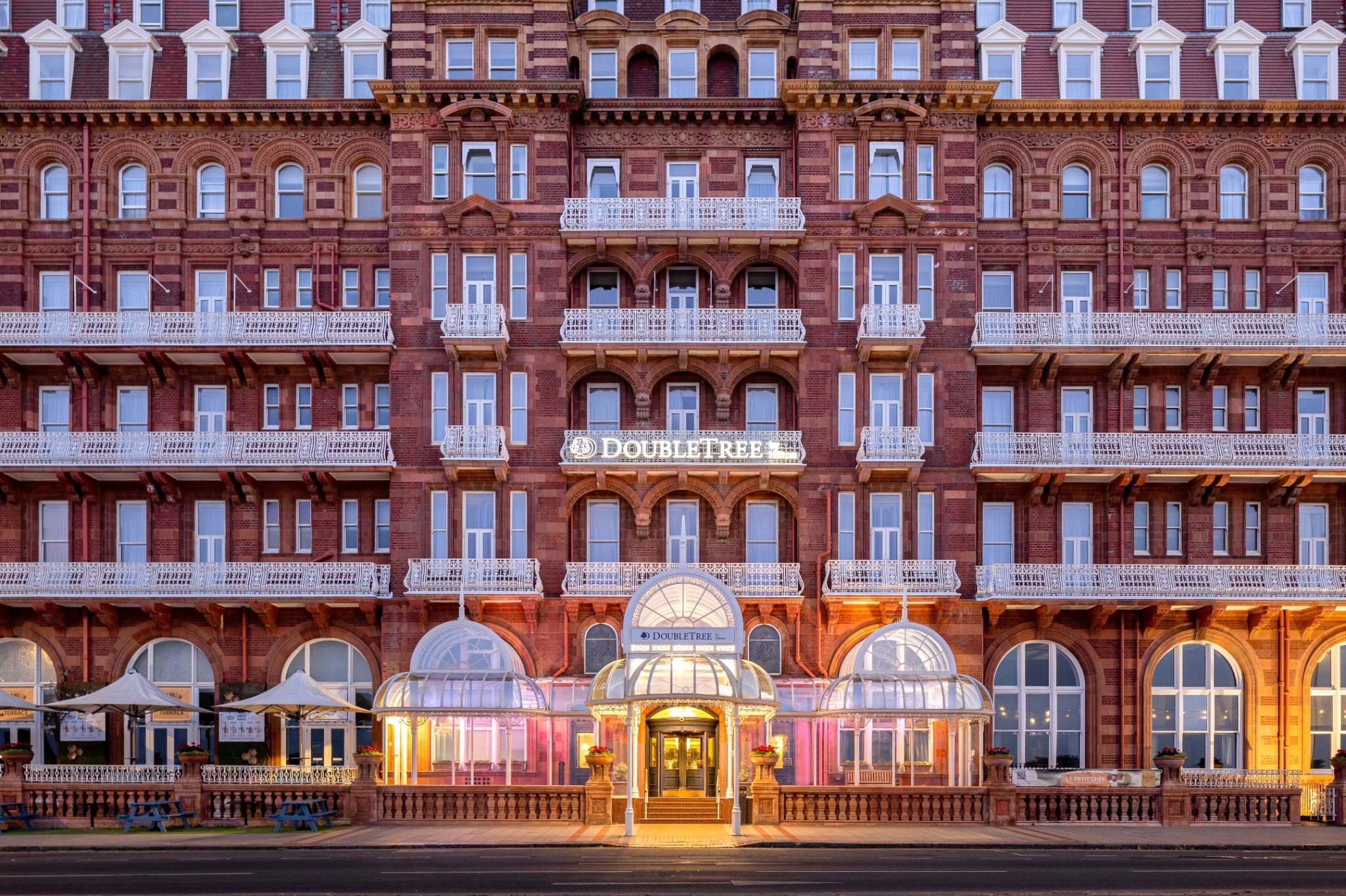 Afternoons at the Hôtel de Paris Monte-Carlo are made for indulgence. In  the heart of our sunlit patio, discover @cedricgrolet tea time, where every  bite is a work of art, every moment, image size:2048x1364